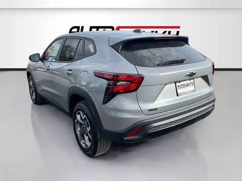 Used 2024 Chevrolet Trax RS image 5