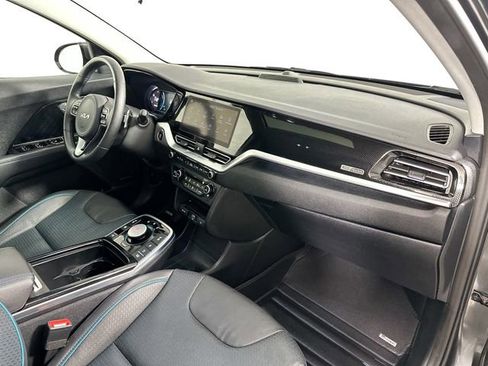 Used 2022 Kia Niro EX Premium w/ Cold Weather Package FWD image 32
