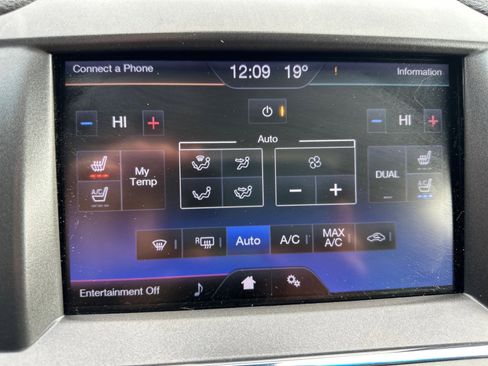 Used 2013 Lincoln MKS image 30