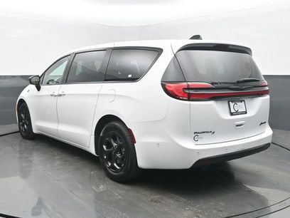 Used 2024 Chrysler Pacifica Limited