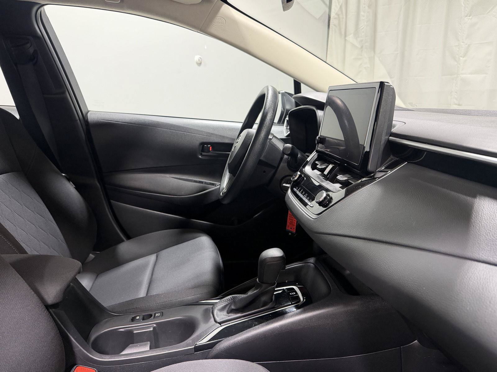 Used 2023 Toyota Corolla LE FWD image 7