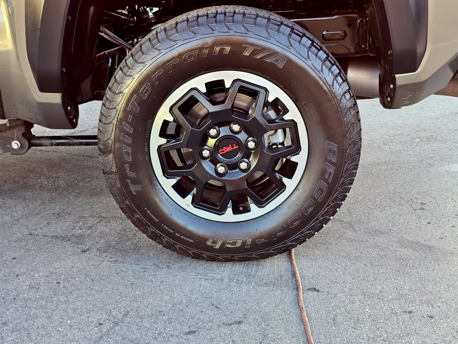 Used 2025 Toyota Tacoma TRD Off-Road AWD/4WD image 17