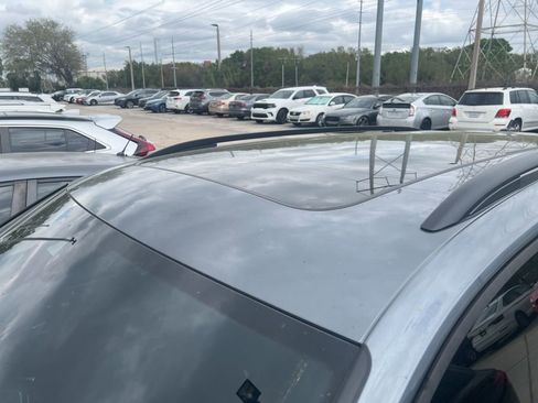 Certified 2024 Volkswagen Tiguan SE R-Line image 6