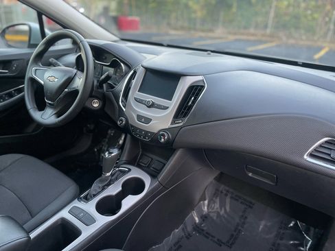 Used 2017 Chevrolet Cruze LS image 24