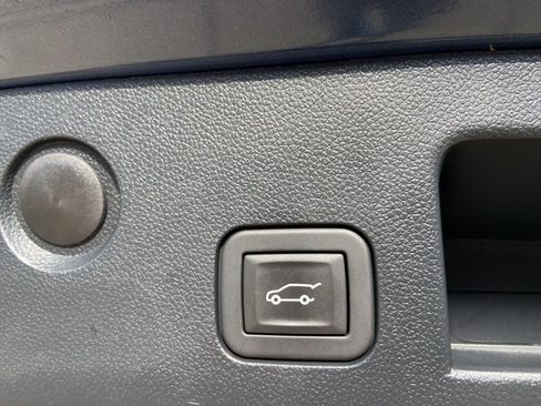 Used 2025 Chevrolet Equinox LT w/ Convenience Package II AWD/4WD image 56