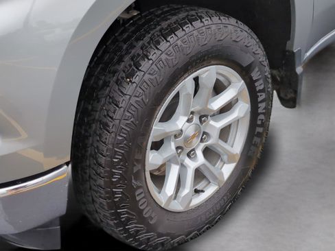 Used 2025 Chevrolet Silverado 1500 LT w/ Z71 Off-Road Package image 11