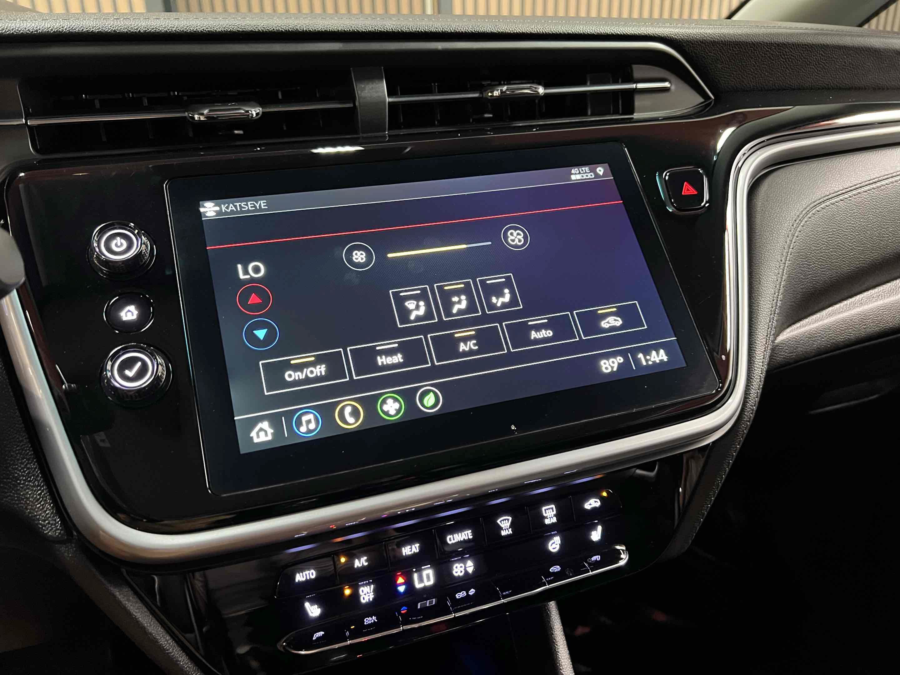 Used 2023 Chevrolet Bolt LT w/ Infotainment Package FWD image 6