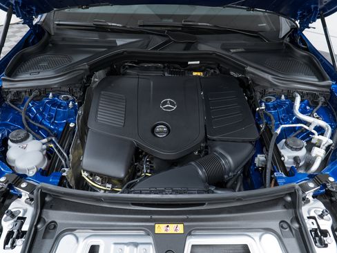 New 2026 Mercedes-Benz GLC 300 300 4MATIC image 9