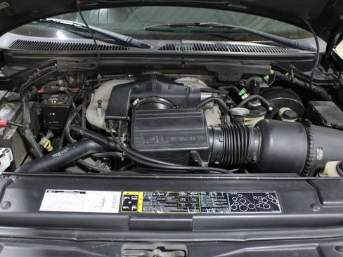 Used 2002 Lincoln Blackwood RWD image 16