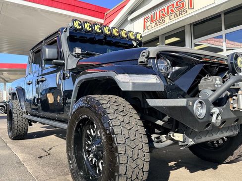 Used 2021 Jeep Gladiator Sport image 16