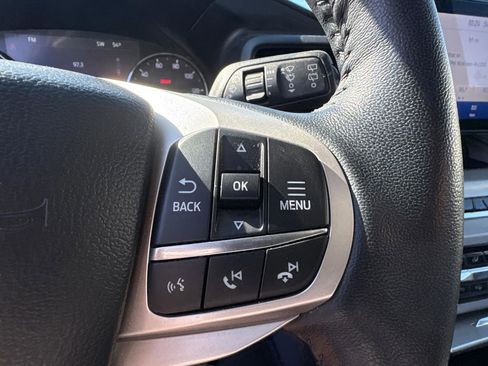 Used 2023 Ford Explorer XLT AWD/4WD image 24