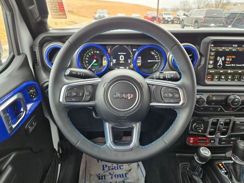 Used 2023 Jeep Wrangler Unlimited Rubicon 4xe image 21