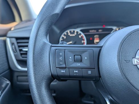 Used 2023 Nissan Rogue S image 27