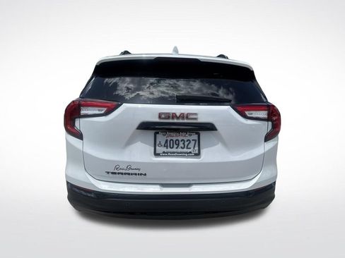 Used 2024 GMC Terrain SLE w/ Driver Convenience Package FWD image 5
