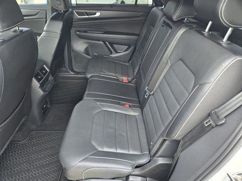 Used 2024 Volkswagen Atlas Cross Sport SEL R-Line image 20