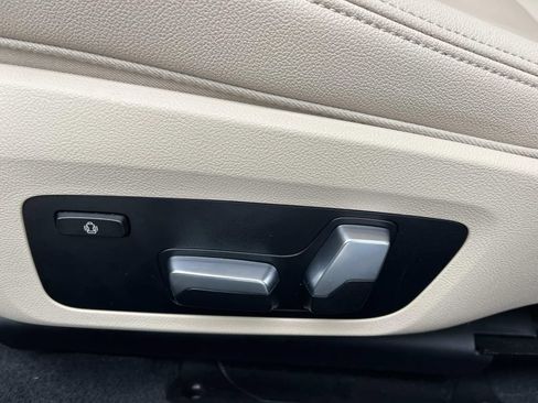 Used 2019 BMW 330i xDrive Sedan w/ Driving Assistance Package AWD/4WD image 28