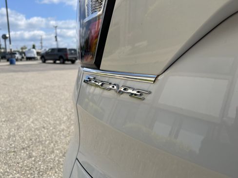 Used 2018 Ford Escape SE w/ SE SYNC Package AWD/4WD image 24