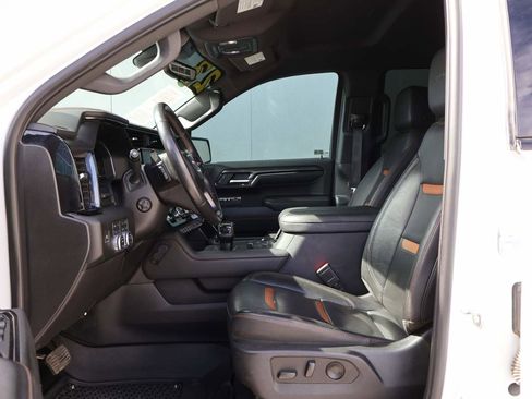 Used 2023 GMC Sierra 1500 AT4 w/ AT4 Premium Package AWD/4WD image 9