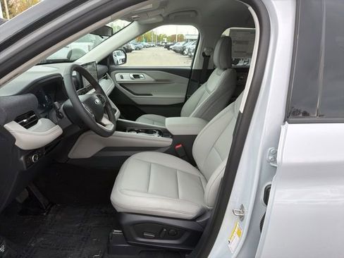 New 2026 Ford Explorer Active w/ Active Comfort Package AWD/4WD image 13