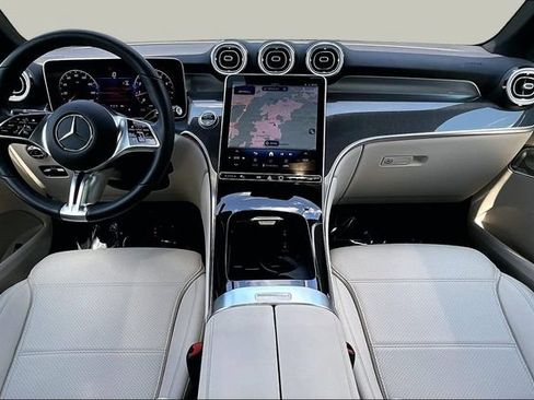 Used 2026 Mercedes-Benz GLC 300 4MATIC image 9