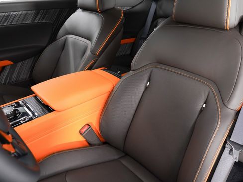 New 2025 Rolls-Royce Spectre w/ Spectre Launch Package image 19