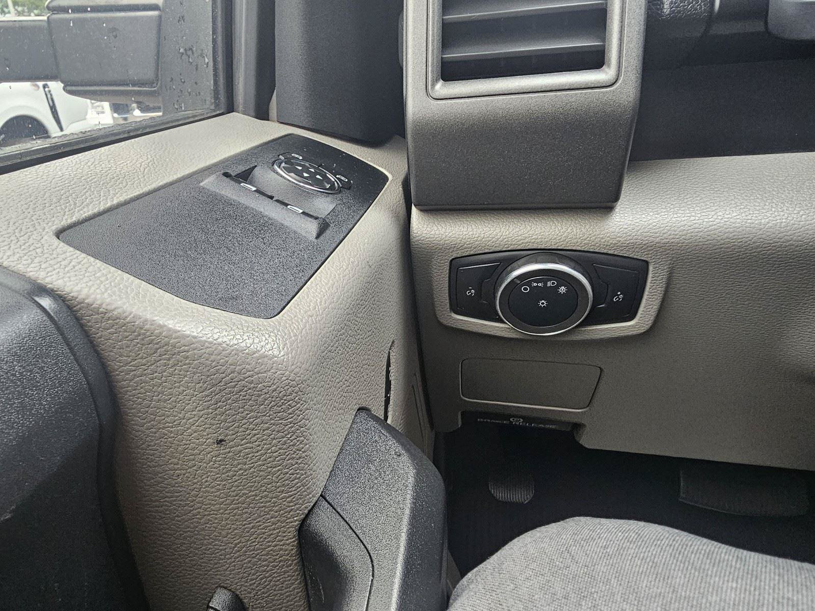 Used 2019 Ford F550 4x4 Regular Cab Super Duty image 22