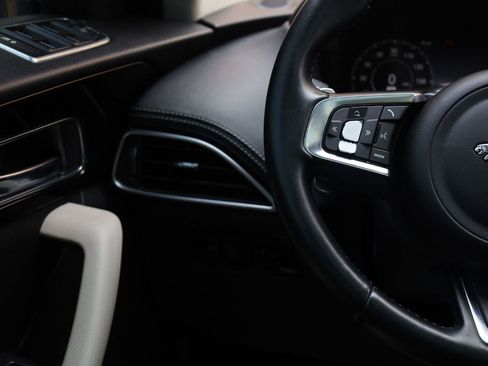 Used 2019 Jaguar F-PACE R-Sport AWD/4WD image 37