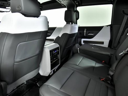 New 2025 GMC Hummer EV 3X image 9