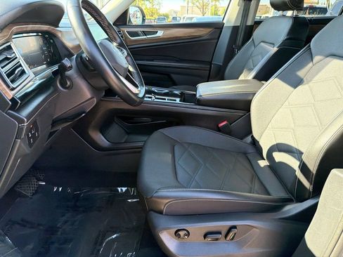 Used 2024 Volkswagen Atlas SE AWD/4WD image 22