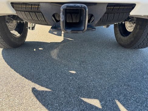 Used 2024 GMC Sierra 1500 AT4 w/ Technology Package image 17