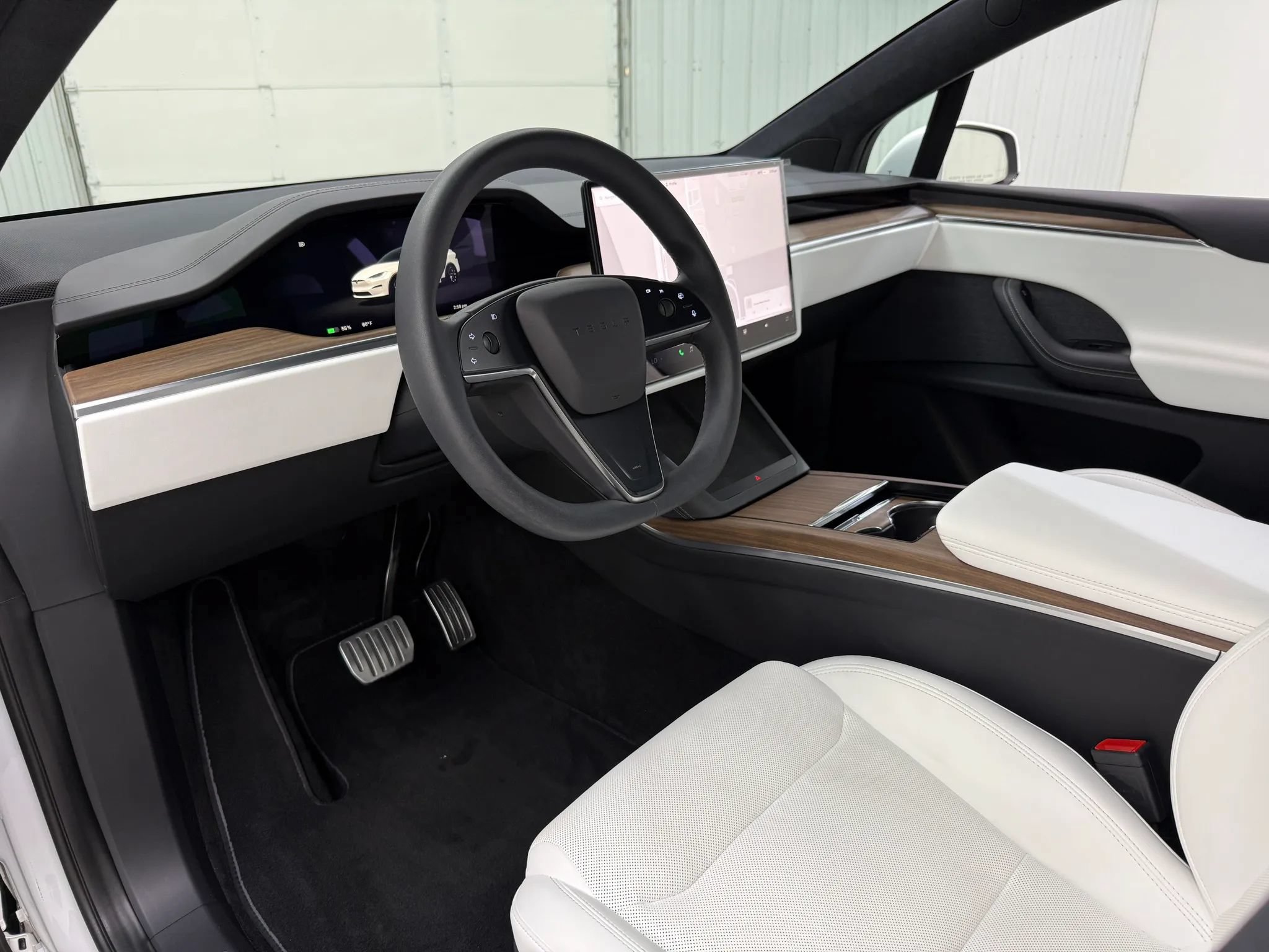 Used 2024 Tesla Model X AWD/4WD image 12