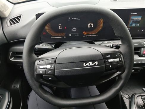 Certified 2025 Kia K4 LXS image 14