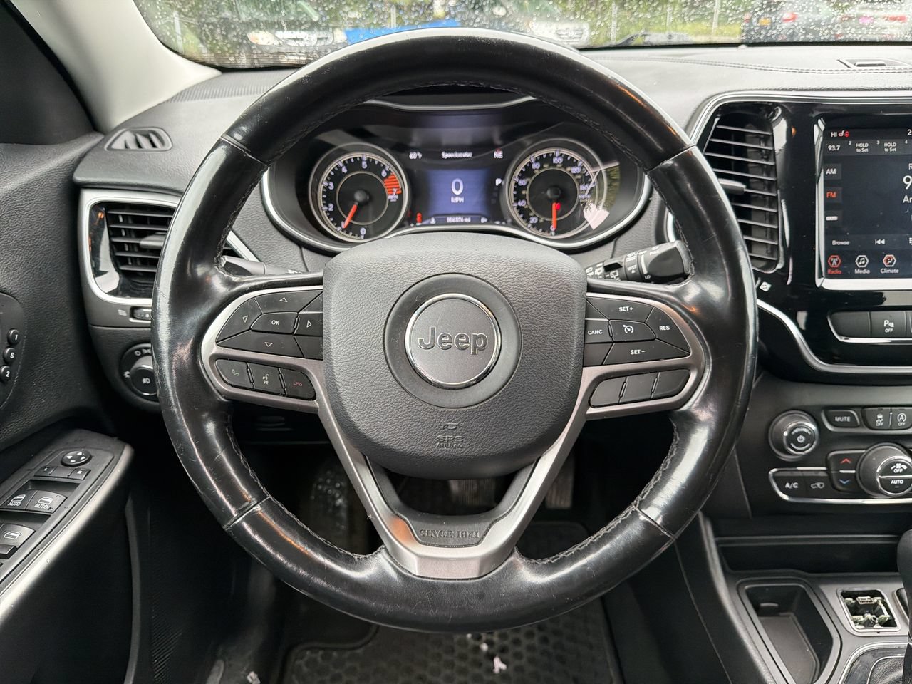 Used 2020 Jeep Cherokee Limited FWD image 10