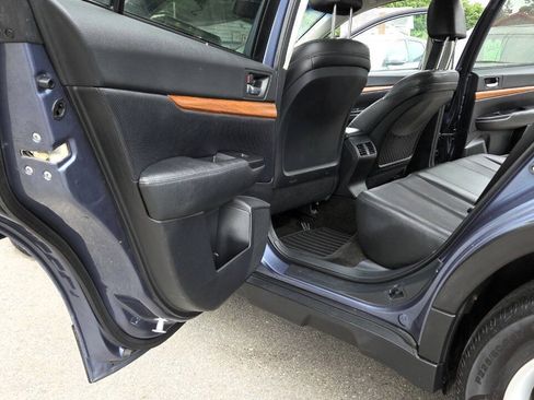 Used 2013 Subaru Outback 2.5i Limited w/ Moonroof Pkg AWD/4WD image 29