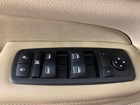 Used 2021 Jeep Grand Cherokee Limited image 29