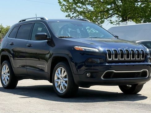 Used 2016 Jeep Cherokee Limited w/ Luxury Group AWD/4WD image 7