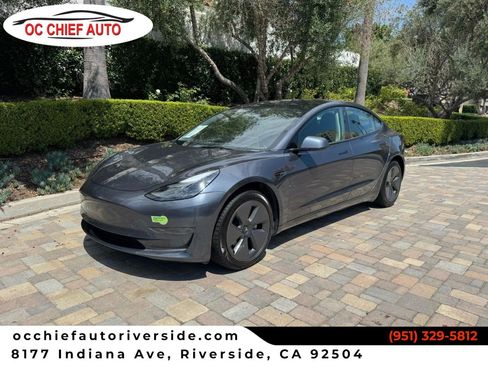 Used 2023 Tesla Model 3 Standard Range image 1
