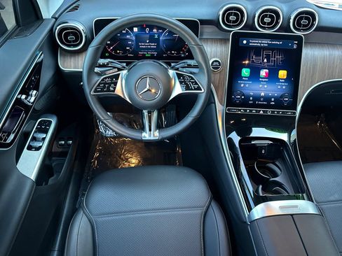 Used 2025 Mercedes-Benz GLC 350e 4MATIC w/ Driver Assistance Package image 14