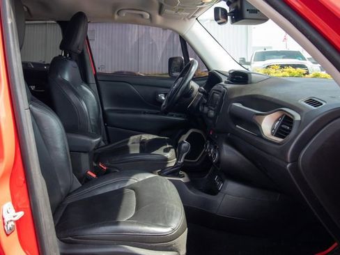 Used 2017 Jeep Renegade Limited FWD image 18