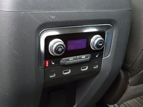 Used 2021 GMC Yukon Denali w/ Denali Ultimate Package image 40