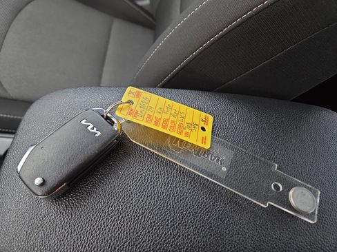 Used 2024 Kia Forte LXS w/ LXS Technology Package image 27