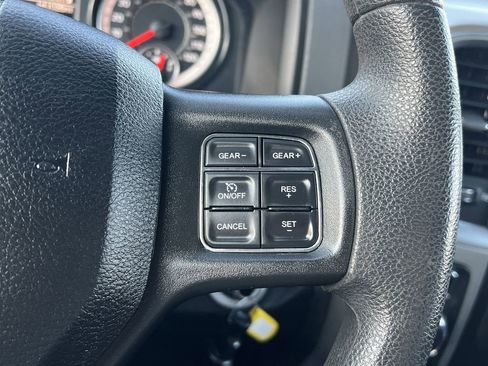 Used 2019 RAM 1500 Classic SLT image 12