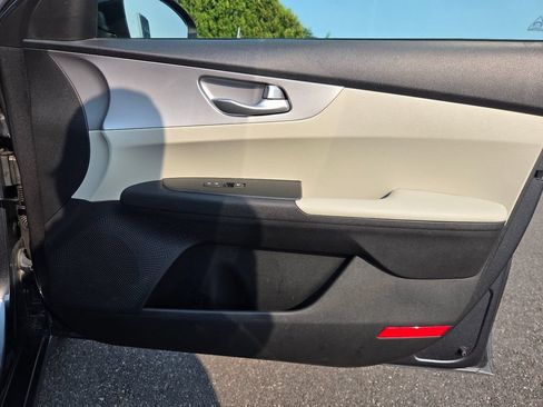 Used 2023 Kia Forte LXS FWD image 28