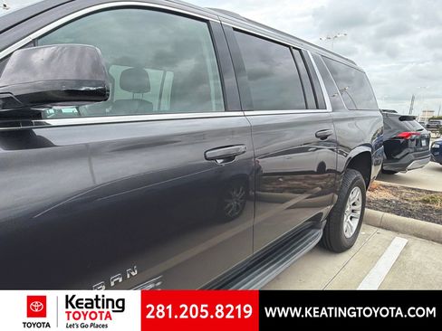 Used 2018 Chevrolet Suburban LT RWD image 6