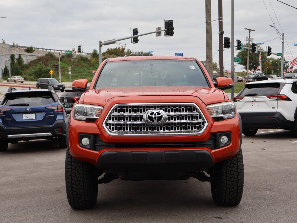 Used 2016 Toyota Tacoma TRD Off-Road w/ Towing Package AWD/4WD image 2