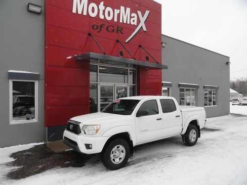 Used 2014 Toyota Tacoma 4x4 Double Cab w/ SR5 Package image 1