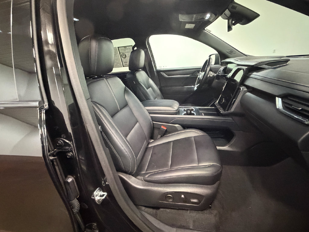 Used 2024 GMC Acadia Elevation AWD/4WD image 13