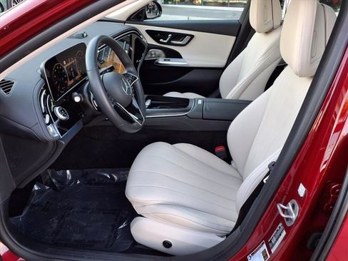 Used 2025 Mercedes-Benz E 350 4MATIC Sedan image 15
