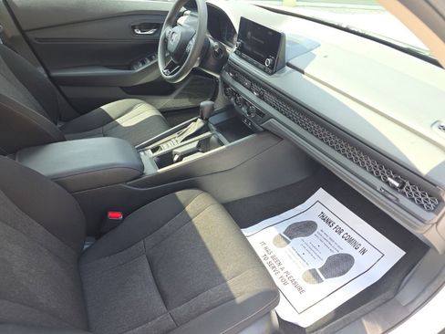 Used 2024 Honda Accord EX image 17