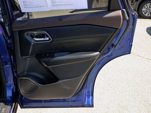 Used 2021 Nissan Rogue SL FWD image 17